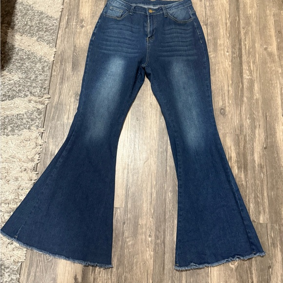 Bell bottoms - Picture 2 of 3